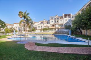 Reihenhaus in Campo de Mijas. Adosado de 5 dormitorios y 3 baños a pocos minutos de fuengirola