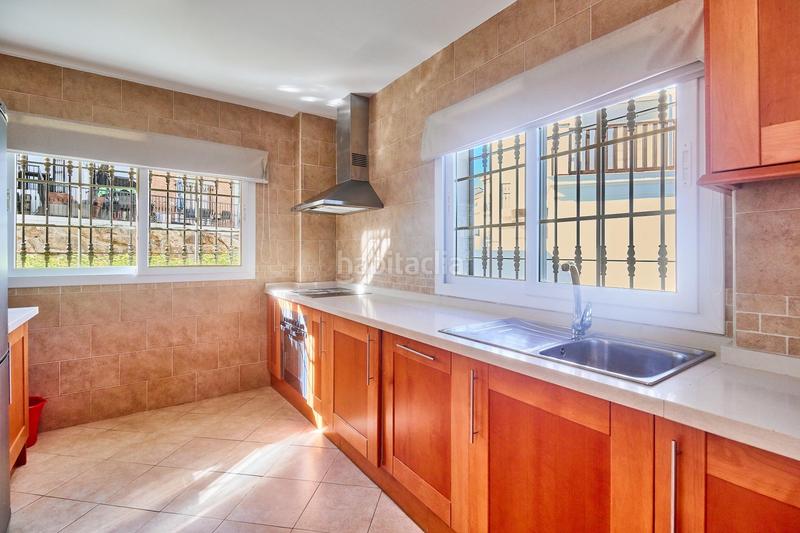 Foto 2f87a394-077f-42c3-9cfe-ac05d005a2af. Casa a schiera con riscaldamento parcheggio piscina in Alhaurín de la Torre