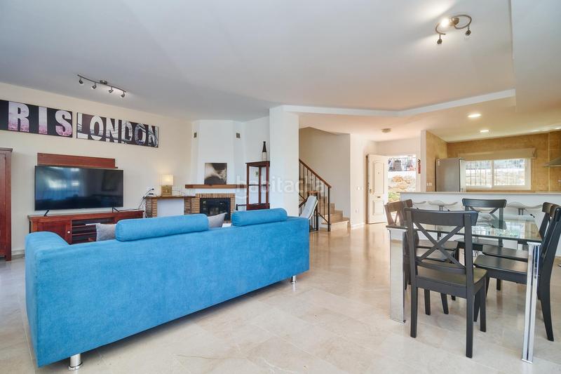 Foto 7f17044b-ad78-4c85-ae60-d6c8747ca25b. Casa a schiera con riscaldamento parcheggio piscina in Alhaurín de la Torre