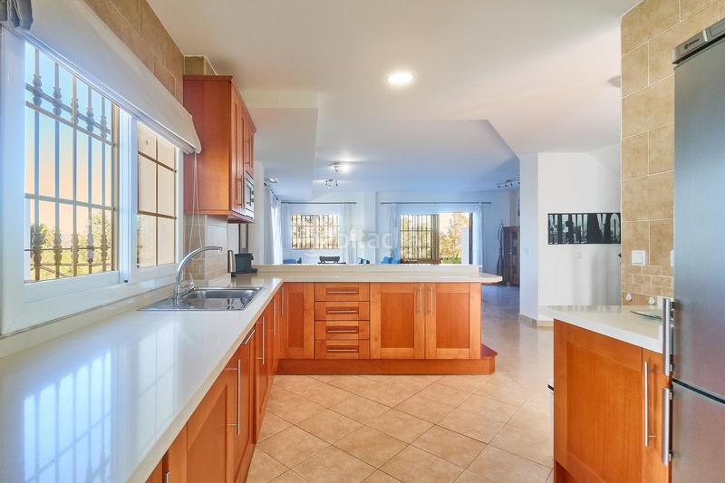 Foto a0b0523f-79cc-4573-9e8d-dea956c129c2. Casa a schiera con riscaldamento parcheggio piscina in Alhaurín de la Torre