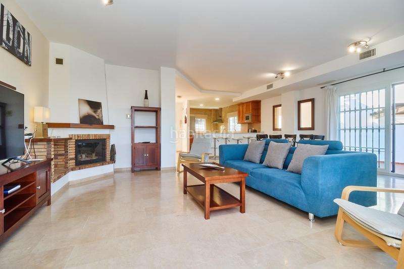 Foto a490a75e-d713-41ba-92cc-595534eb17e8. Casa a schiera con riscaldamento parcheggio piscina in Alhaurín de la Torre