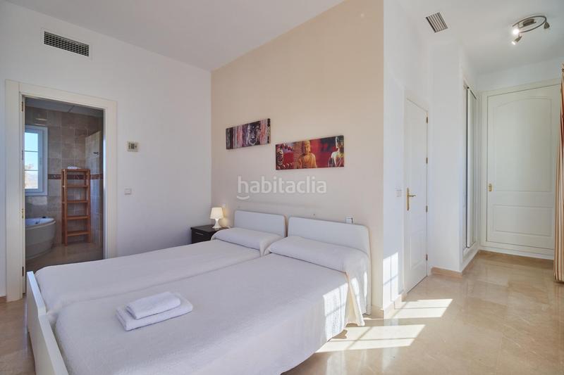 Foto d51317e2-b92a-4cd7-abe0-2d5577805b7d. Casa a schiera con riscaldamento parcheggio piscina in Alhaurín de la Torre