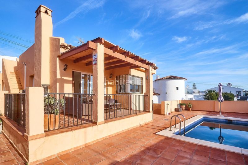 Foto a7c8efd8-6f12-4f0b-ae78-1bedd94c55d3. Casa amb aparcament piscina a El Faro de Calaburra - Chaparral Mijas