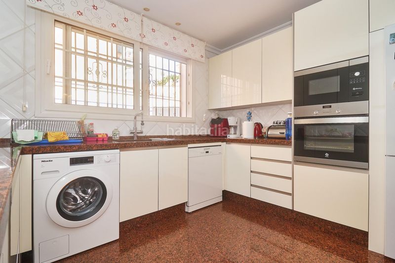 Foto 0a287b09-30aa-4328-ab33-f7eeb1de91d4. Casa amb calefacció aparcament a Castillo Sohail - Myramar Fuengirola