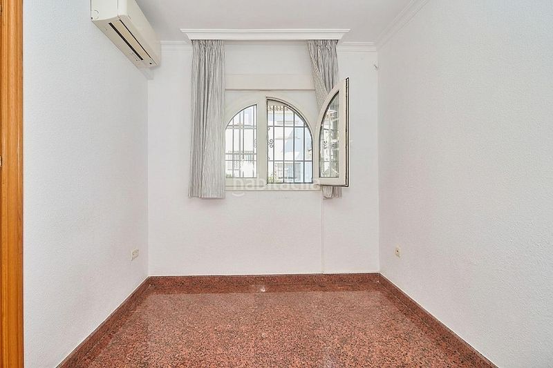 Foto 1f4eb272-3773-4692-8b8c-751364853f18. Casa amb calefacció aparcament a Castillo Sohail - Myramar Fuengirola