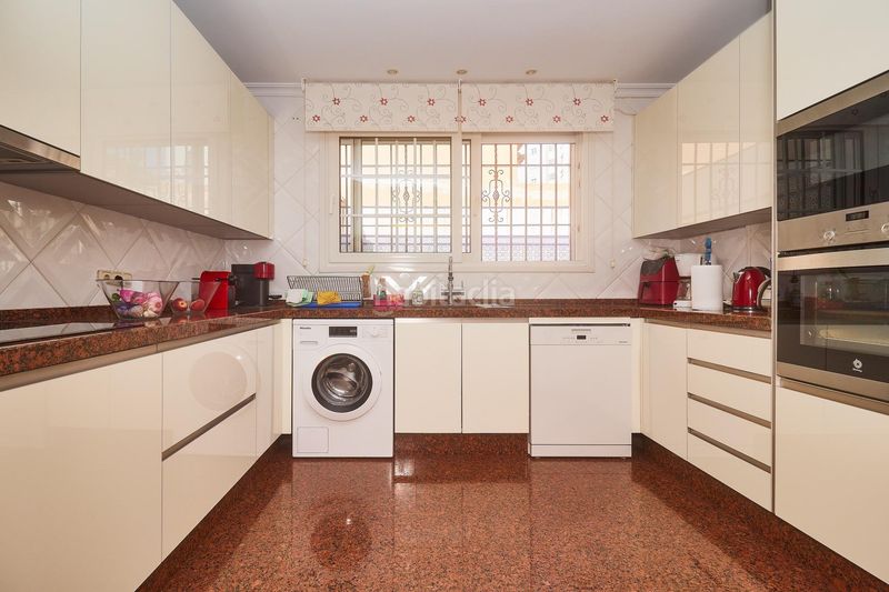 Foto 568bf9b7-e1c1-4996-8328-2cd531dc95b0. Casa amb calefacció aparcament a Castillo Sohail - Myramar Fuengirola