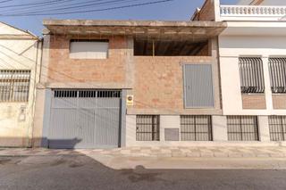 Aparcament cotxe a Pinos Puente