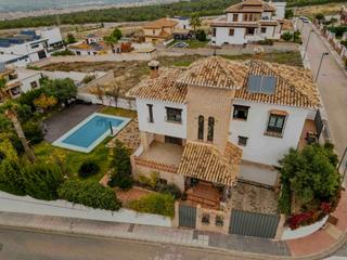 Casa a Altos de la Zubia