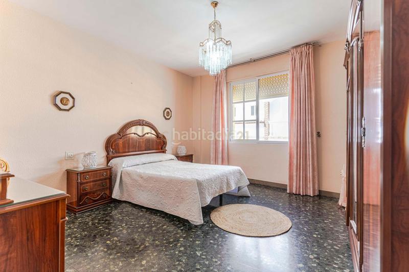 Foto e9f7bec0-01fb-46bd-a21d-48385f6141f5. Casa en carretera de la playa en Centro Salobreña