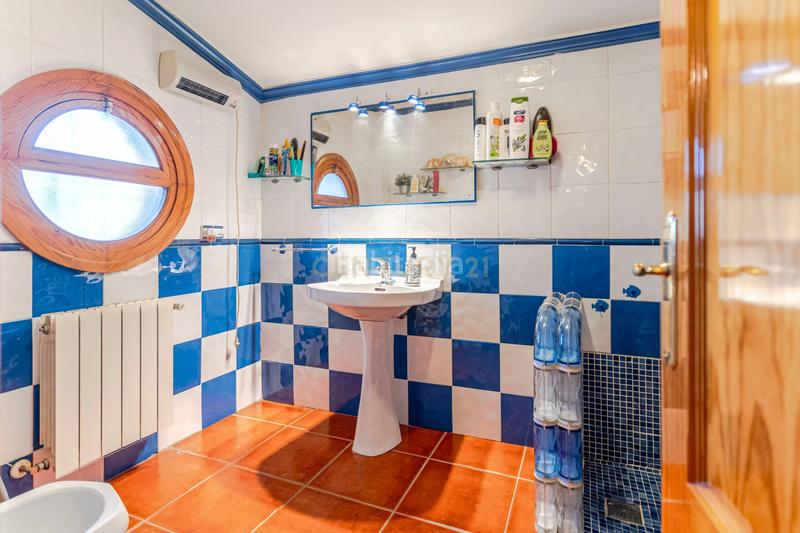 Foto 08ad6dcc-2599-40ec-aa40-5ec2bd73c3bc. Casa en calle el jurel en Guadix