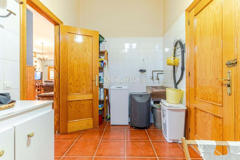Foto c6e383d2-b7de-4961-9eb4-857476fcd9f3. Casa en calle el jurel en Guadix
