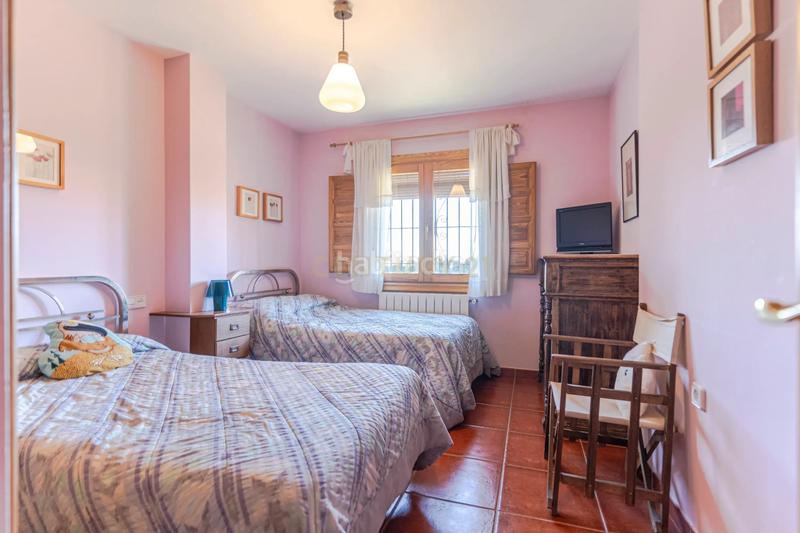 Foto f14fddf4-3f87-48e0-abeb-4de30d6bec25. Casa en calle el jurel en Guadix