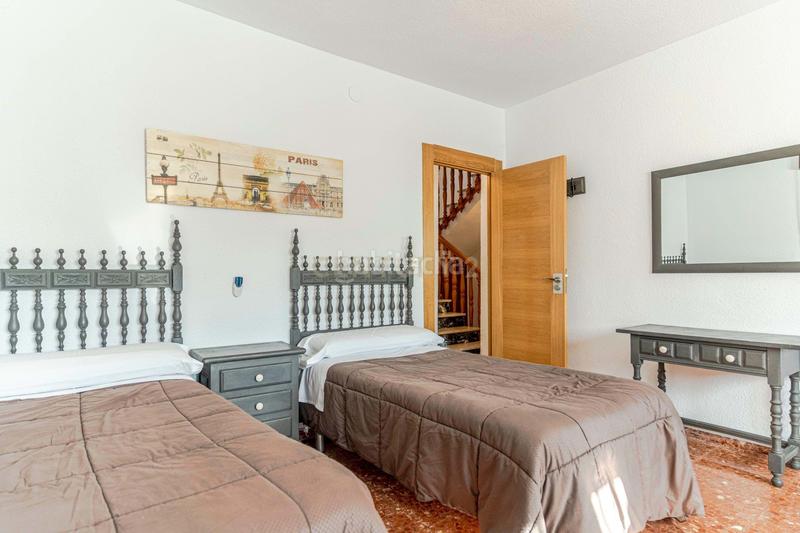 Foto 5820bd6d-f7e4-4c2a-8897-47e1bd20e053. Casa en Cenes de la Vega