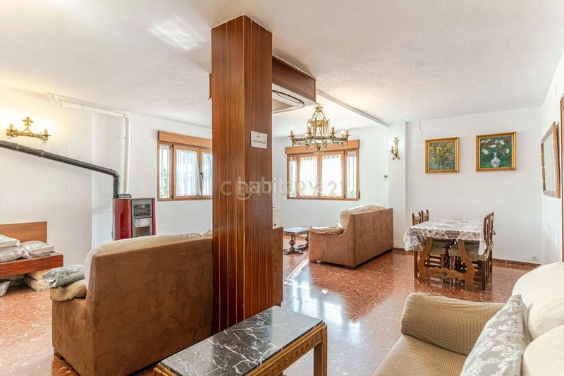 Foto c8a4f6cb-5516-4678-982c-0a8fac2952e9. Casa en Cenes de la Vega