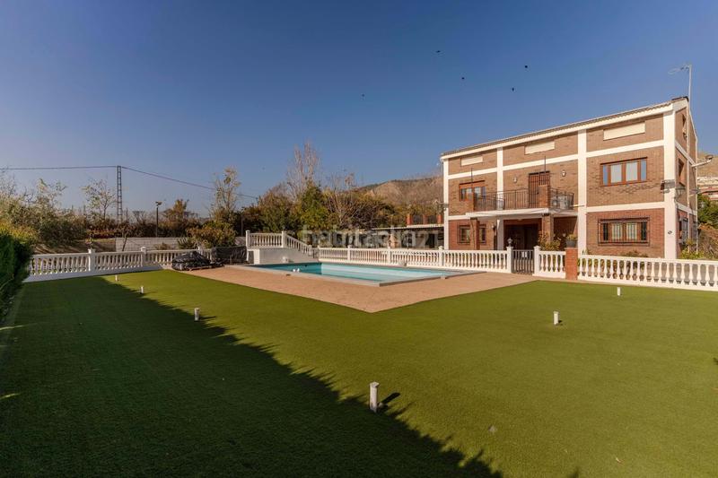 Foto cbc7d059-d40d-4199-8a84-6b2da4398310. Casa en Cenes de la Vega