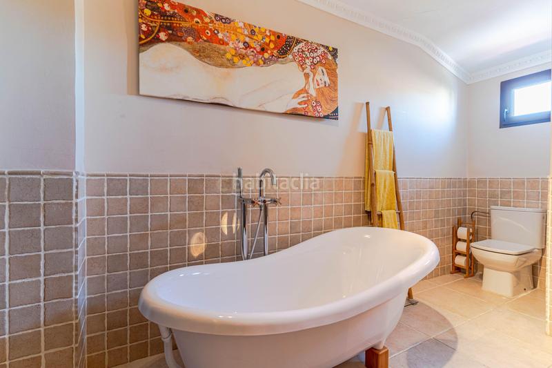 Foto 00b35821-a9d0-48e4-98f9-ca04fd3eb257. Casa en calle dinamarca en Huétor Vega