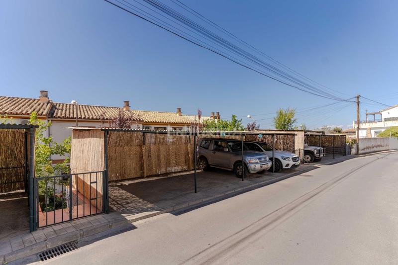 Foto df4ec603-27e0-4027-9f34-3e1fa44710df. Casa en calle dinamarca en Huétor Vega