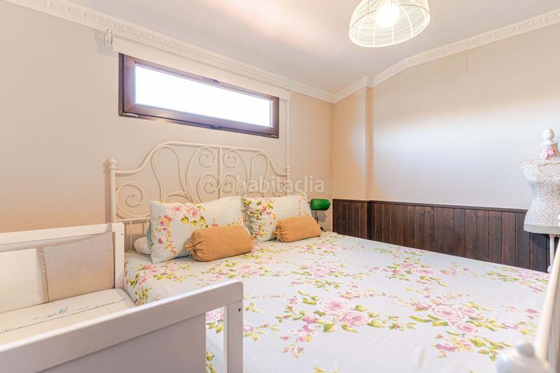 Foto ed243fd4-2ec6-4f70-9a16-96d8e75157bd. Casa en calle dinamarca en Huétor Vega