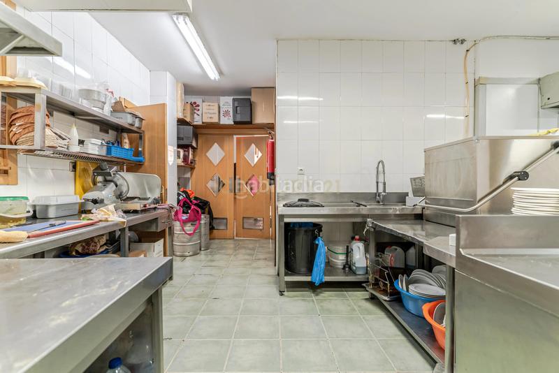 Foto 1221cbea-846e-4d56-a27d-c10bd8029ecb. Locale commerciale in calle poniente 5 in Las Tres Cruces Armilla