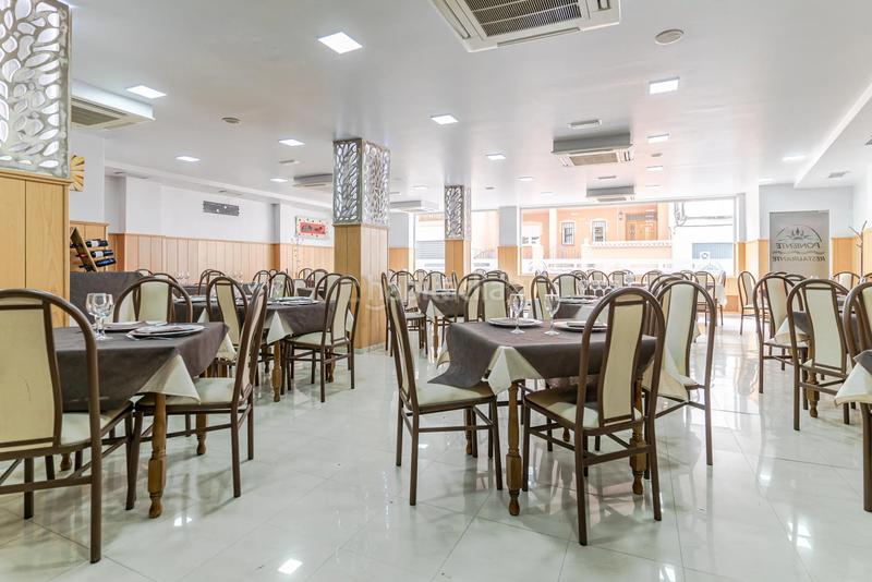 Foto 194b51b1-8016-476f-8ce8-990ed2b41171. Locale commerciale in calle poniente 5 in Las Tres Cruces Armilla