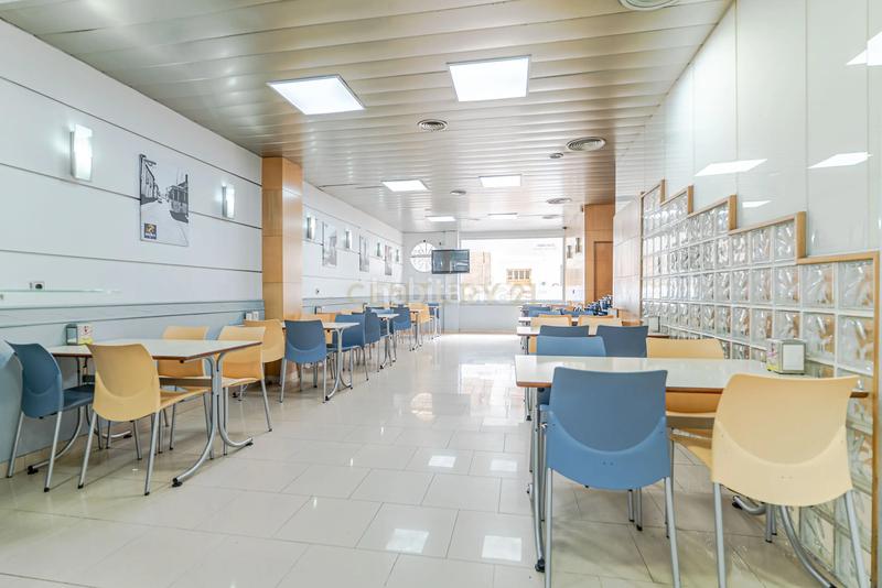 Foto 32306b30-450c-4801-99bd-0e049a9f8458. Locale commerciale in calle poniente 5 in Las Tres Cruces Armilla