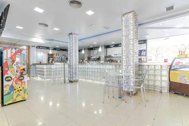 Foto 5dfdd74e-fa65-4518-a976-b9b6d323d659. Locale commerciale in calle poniente 5 in Las Tres Cruces Armilla