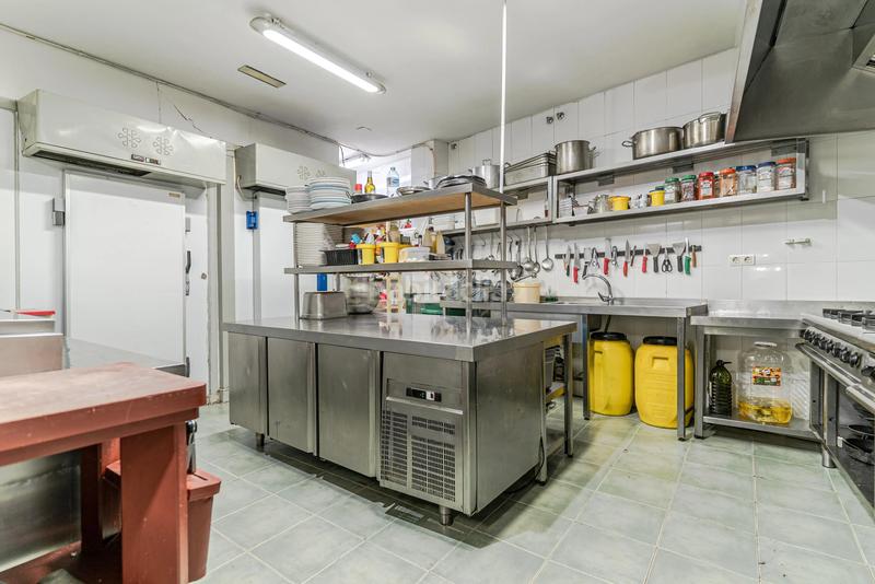 Foto 782e8e6a-7466-46ad-8ab2-b5833574d6b2. Locale commerciale in calle poniente 5 in Las Tres Cruces Armilla