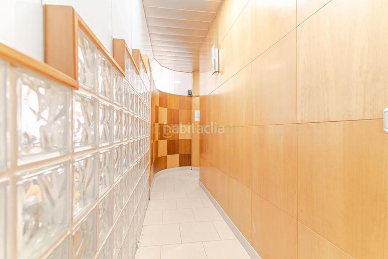 Foto df2604a4-922e-47d3-b253-6e11dddeac7c. Locale commerciale in calle poniente 5 in Las Tres Cruces Armilla