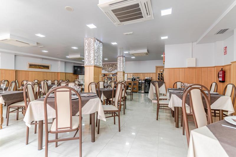 Foto e4be79eb-8c8d-4a56-8100-e8d45f80dc9f. Locale commerciale in calle poniente 5 in Las Tres Cruces Armilla