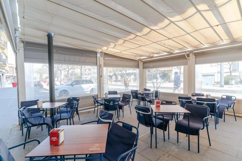 Foto f2e7269d-f592-45eb-9f80-0ebac740c7bb. Locale commerciale in calle poniente 5 in Las Tres Cruces Armilla