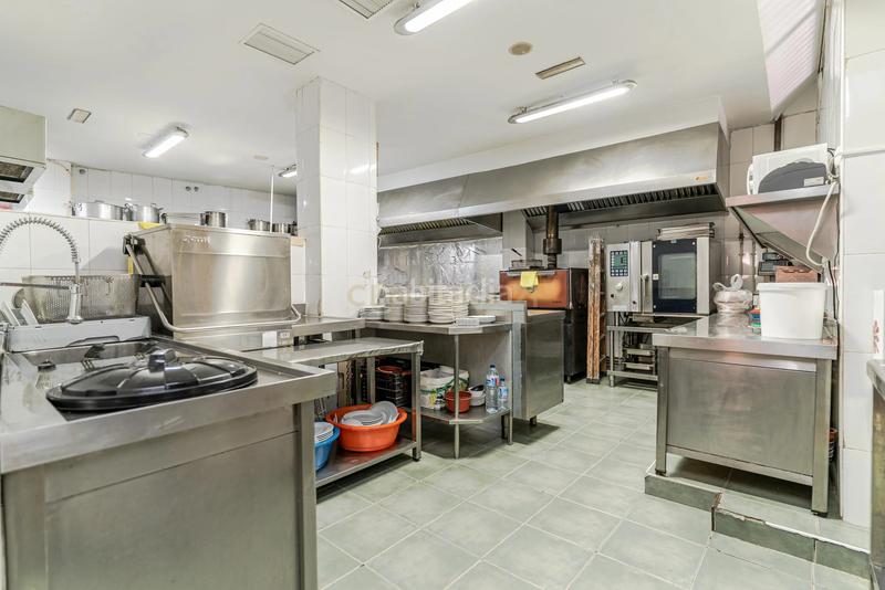 Foto f4598b4e-2bc2-45dd-990a-09d376ffa41f. Locale commerciale in calle poniente 5 in Las Tres Cruces Armilla