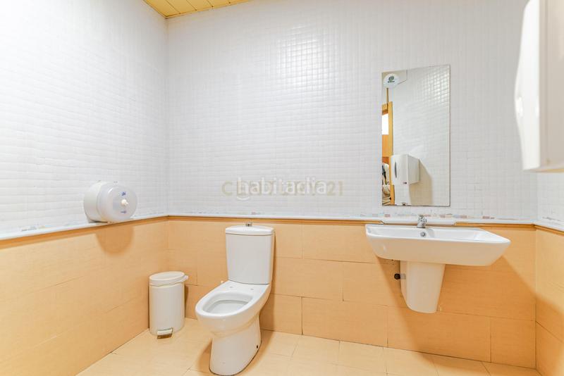 Foto fe4e7e82-82d4-4827-ae6e-654c3b1b7d02. Locale commerciale in calle poniente 5 in Las Tres Cruces Armilla