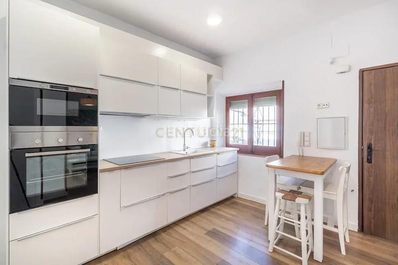 Foto 4eed1ccb-f3f8-4715-8a66-4af412c86de8. Casa a calle molinos a San Matías - Realejo Granada