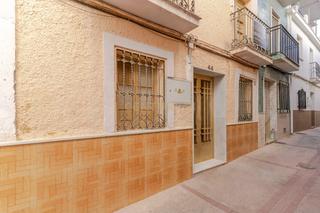 Haus in Calle jose martin recuerda, 46, ítrabo, spain. Magnifica propiedad para reformar en itrabo