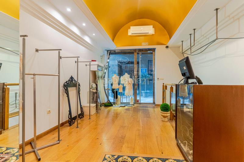 Foto 288ae86b-f3ab-4bb2-96ca-3a5488a0b470. Local commercial dans calle campo verde dans Centro - Sagrario Granada