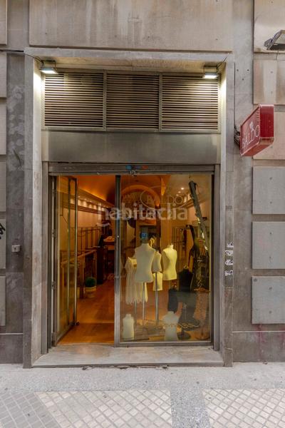 Foto 3d87cc9a-dffe-4c9d-80f5-3d72057a872c. Local commercial dans calle campo verde dans Centro - Sagrario Granada