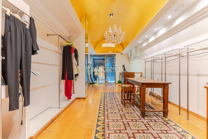 Foto 778e5bb4-d4f2-41dd-b7ec-b04ecfdf0498. Local commercial dans calle campo verde dans Centro - Sagrario Granada