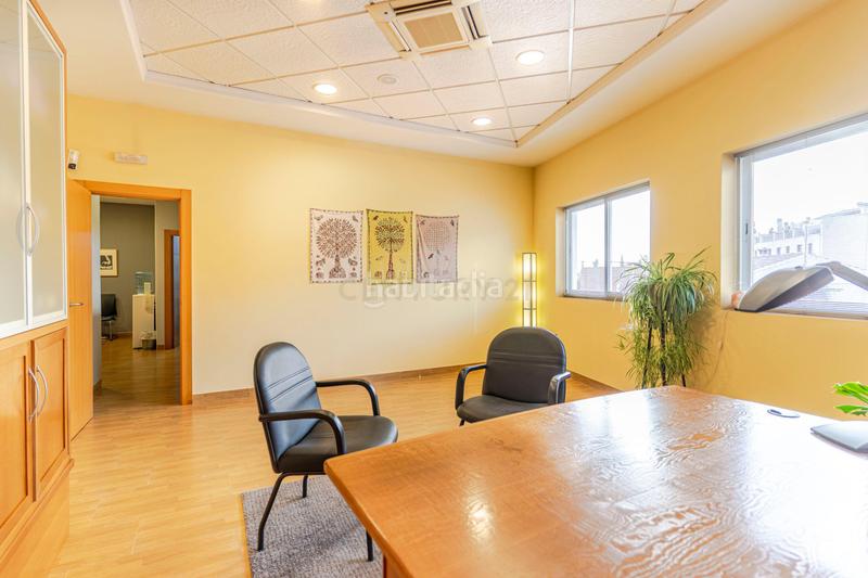 Foto a7839e74-503c-4994-b031-02618e664309. Office space in carretera de granada in Alfacar