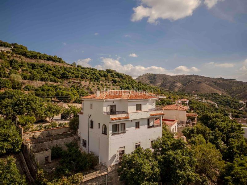 Foto 2226a9ff-fb3f-48d7-9a1a-d2fcbd4437f2. Chalet in avenida del mar 40 in Guájares (Los)