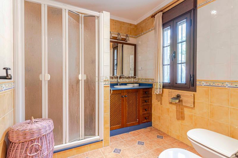 Foto 64ab955e-90b8-416a-8c61-5a74fe101c63. Chalet in avenida del mar 40 in Guájares (Los)