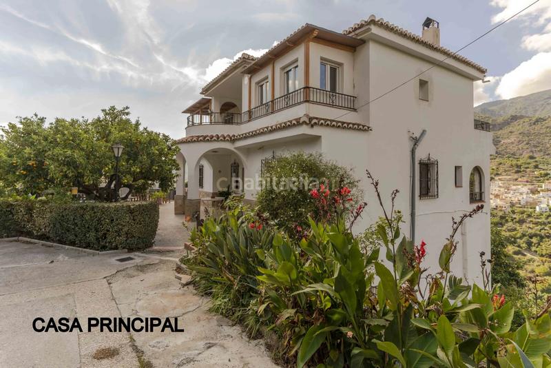 Foto dfac591d-e4ec-49b7-9689-e31fa10431b4. Chalet in avenida del mar 40 in Guájares (Los)