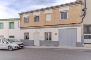 Haus  Calle trigo, 24, íllora, spain. Casa amplia, en muy buen estado, para entrar a vivir  en íllora