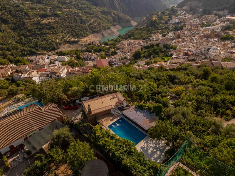 Foto 46fec388-c24b-4310-a1b4-f63109b4ba5b. Casa a carretera de maitena a Güéjar Sierra