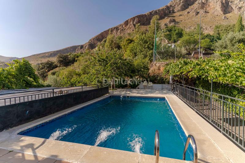 Foto eeae50ff-da0a-424c-875b-78d2c0eeaaf8. Casa a carretera de maitena a Güéjar Sierra