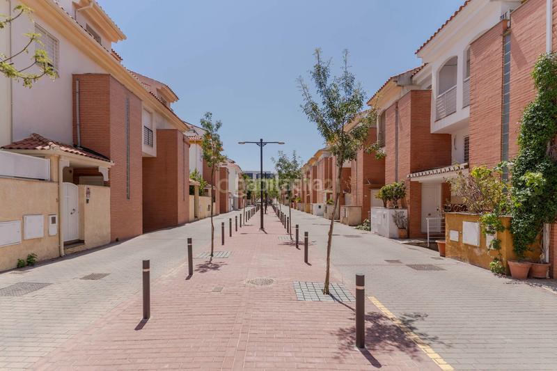 Foto 0f0904ba-98cd-4a23-ac1f-90dced825ada. Semi detached house in calle manuel patarroyo in San Miguel Armilla