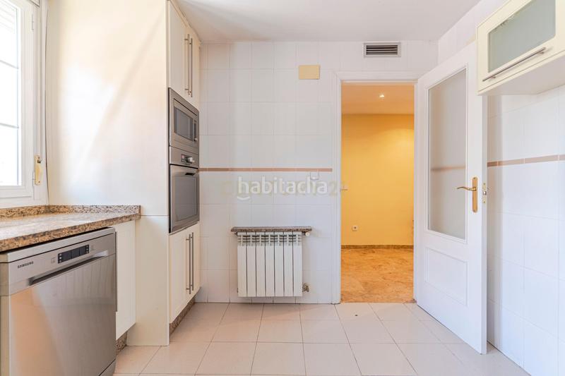 Foto 72224f04-51f4-4384-b2cb-feadda03d8a1. Semi detached house in calle manuel patarroyo in San Miguel Armilla