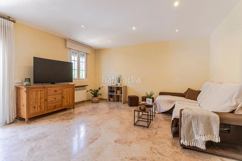 Foto b1f5e2fd-68bb-4660-a91c-648b605e903a. Semi detached house in calle manuel patarroyo in San Miguel Armilla