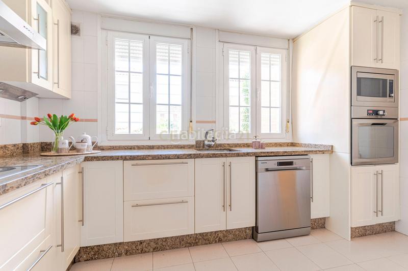 Foto e62bb6c2-8a44-404f-bfcf-7047ecc5f882. Semi detached house in calle manuel patarroyo in San Miguel Armilla