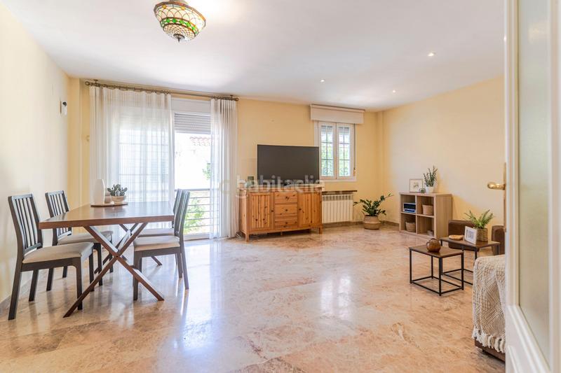 Foto e7b6692a-0fa1-4782-9cf7-9ea8f2ab376f. Semi detached house in calle manuel patarroyo in San Miguel Armilla