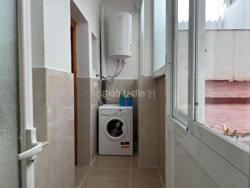 Foto a231ca7a-66a0-41c6-9902-84196d998a42. Alquiler piso en calle buensuceso piso en pleno centro en Granada